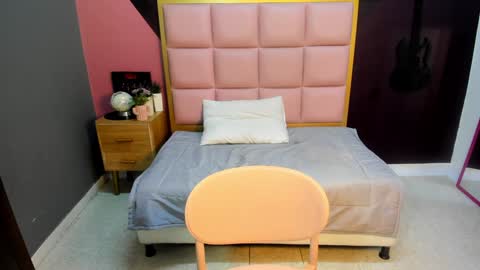 Circe Cherry online show from January 15, 2025, 12:51 am