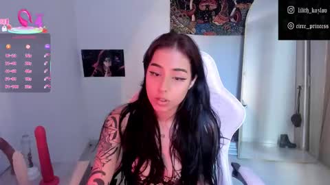 Paulina online show from December 22, 2025, 9:34 pm