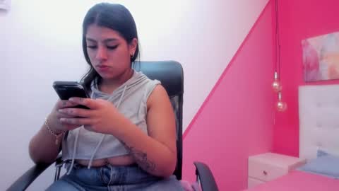 Snapshot of claire_aristizabal chatting on January 26, 2025, 4:09 am claire aristizabal online show from January 26, 2025, 4:09 am