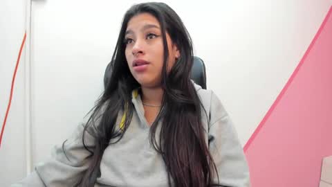 Snapshot of claire_aristizabal chatting on February 14, 2025, 3:54 am claire aristizabal online show from February 14, 2025, 3:54 am