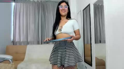 Snapshot of claire_aristizabal chatting on October 30, 2025, 8:20 pm claire aristizabal online show from October 30, 2025, 8:20 pm