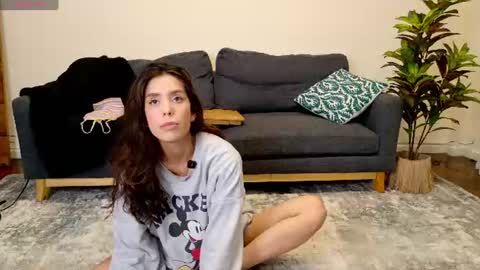clairevarhol online show from June 15, 2026, 12:02 am