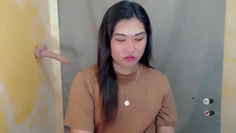 Snapshot of clairewntr_ chatting on December 17, 2024, 3:17 pm CLAIRE online show from December 17, 2024, 3:17 pm