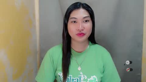 Snapshot of clairewntr_ chatting on December 18, 2024, 4:28 pm CLAIRE online show from December 18, 2024, 4:28 pm