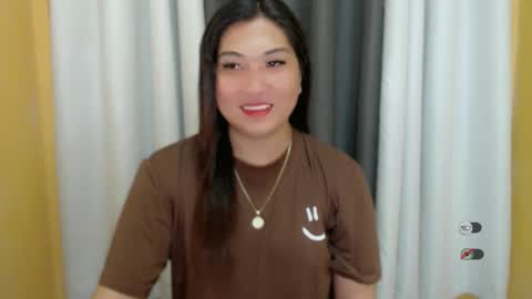 Snapshot of clairewntr_ chatting on January 10, 2025, 12:58 pm CLAIRE online show from January 10, 2025, 12:58 pm