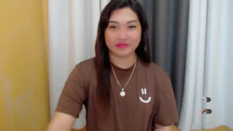 Snapshot of clairewntr_ chatting on January 17, 2025, 2:18 pm CLAIRE online show from January 17, 2025, 2:18 pm