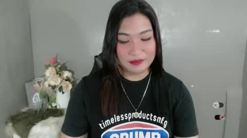 Snapshot of clairewntr_ chatting on February 2, 2025, 10:35 am CLAIRE online show from February 2, 2025, 10:35 am