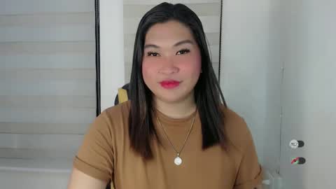 Snapshot of clairewntr_ chatting on February 11, 2025, 8:15 am CLAIRE online show from February 11, 2025, 8:15 am