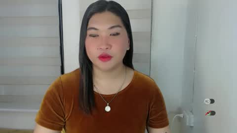 Snapshot of clairewntr_ chatting on February 18, 2025, 7:32 am CLAIRE online show from February 18, 2025, 7:32 am