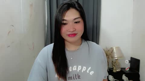 Snapshot of clairewntr_ chatting on October 6, 2025, 10:45 am CLAIRE online show from October 6, 2025, 10:45 am