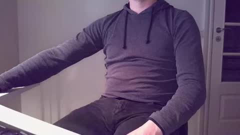 clamshive7 online show from February 11, 2026, 6:46 pm