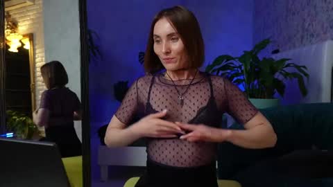 Snapshot of clara_bendover chatting on April 3, 2026, 5:55 pm Clara online show from April 3, 2026, 5:55 pm