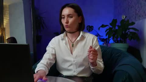 Snapshot of clara_bendover chatting on May 27, 2026, 6:49 pm Clara online show from May 27, 2026, 6:49 pm