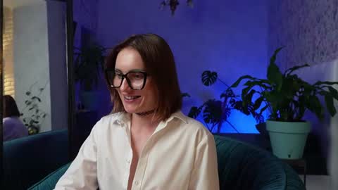 Snapshot of clara_bendover chatting on July 3, 2026, 6:47 pm Clara online show from July 3, 2026, 6:47 pm