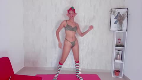 Snapshot of clara_tenssio chatting on December 21, 2024, 9:44 am Clara online show from December 21, 2024, 9:44 am