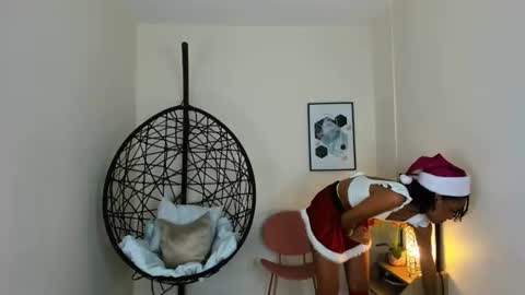 Snapshot of clara_tenssio chatting on December 25, 2024, 10:16 pm Clara online show from December 25, 2024, 10:16 pm