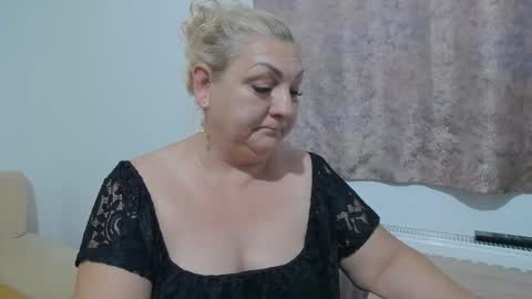 Snapshot of clarabbw77 chatting on June 5, 2026, 9:42 pm Clara online show from June 5, 2026, 9:42 pm