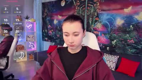 clarabenson online show from September 22, 2025, 6:43 pm