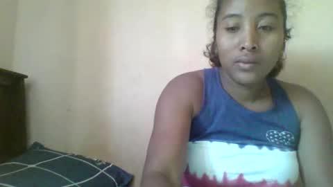 Clarah0123 online show from September 29, 2025, 8:30 am