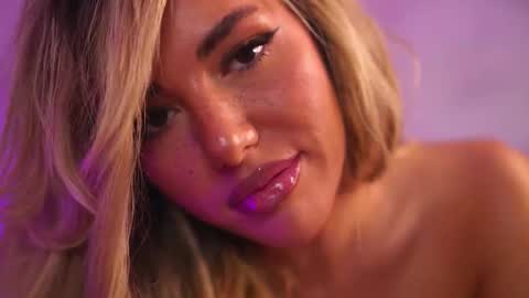 ClaraHazel online show from September 18, 2025, 4:14 am