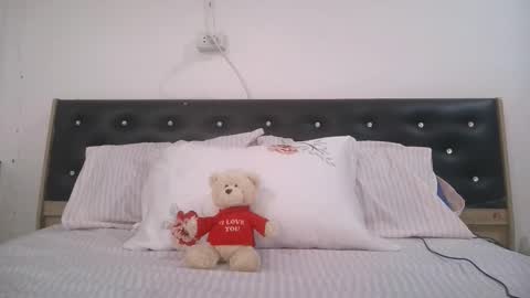 claralafontaine online show from April 1, 2026, 12:39 pm