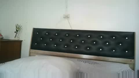 claralafontaine online show from April 20, 2026, 2:14 am