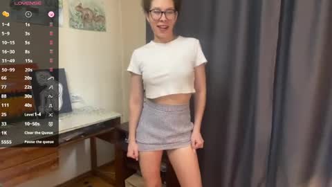 Selena online show from April 19, 2026, 9:08 am