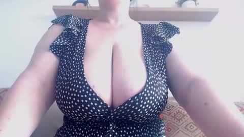 Snapshot of claralollipop chatting on May 15, 2026, 2:35 pm Clara online show from May 15, 2026, 2:35 pm
