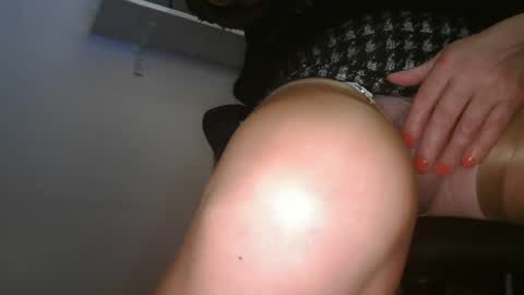 clare nylons online show from November 28, 2025, 2:53 pm