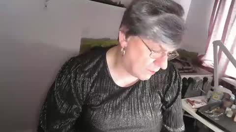 clare nylons online show from March 6, 2026, 11:28 am