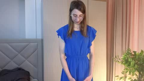 Snapshot of clarindakluse chatting on May 22, 2026, 8:21 am Sara online show from May 22, 2026, 8:21 am