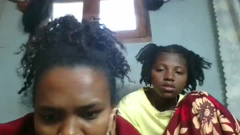 clarisse98 online show from October 28, 2025, 3:43 am