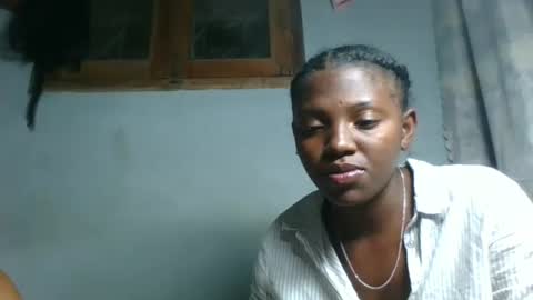 clarisse98 online show from October 30, 2025, 7:14 pm