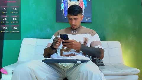 Juanpaindependent model online show from March 20, 2026, 8:03 pm