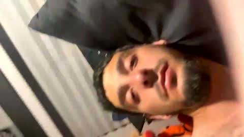 Snapshot of clarkshammer95 chatting on February 19, 2025, 2:01 am clarkshammer95 online show from February 19, 2025, 2:01 am