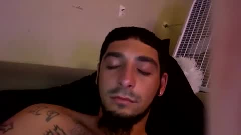 Snapshot of clarkshammer95 chatting on March 3, 2025, 6:22 pm clarkshammer95 online show from March 3, 2025, 6:22 pm