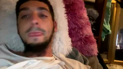 Snapshot of clarkshammer95 chatting on March 6, 2025, 12:19 pm clarkshammer95 online show from March 6, 2025, 12:19 pm