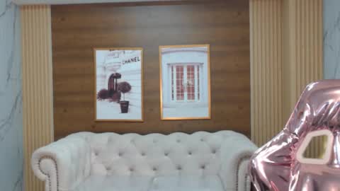 Claudina  online show from October 14, 2025, 1:56 pm