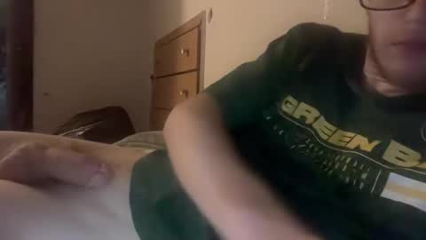 Snapshot of cleatus27 chatting on April 24, 2026, 3:20 am cleatus27 online show from April 24, 2026, 3:20 am