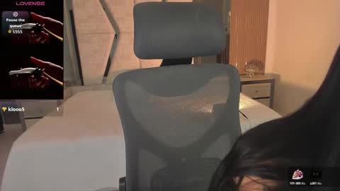 Cleo Adams online show from October 3, 2025, 5:26 am