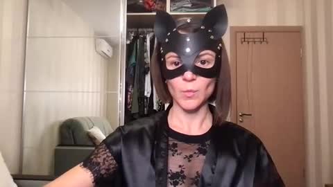 Snapshot of cleo_catra chatting on October 1, 2025, 3:40 pm cleo_catra online show from October 1, 2025, 3:40 pm