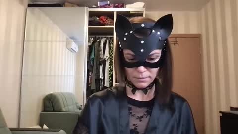 Snapshot of cleo_catra chatting on October 5, 2025, 12:36 pm cleo_catra online show from October 5, 2025, 12:36 pm