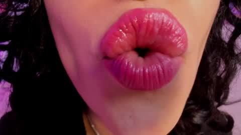 Snapshot of cleo_foxx chatting on April 21, 2026, 11:16 am Cleo online show from April 21, 2026, 11:16 am