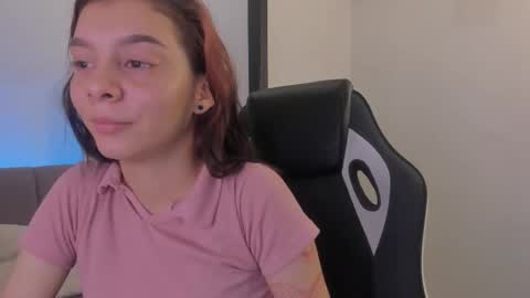 Snapshot of cleowhite_ chatting on February 18, 2026, 9:00 pm cleowhite_ online show from February 18, 2026, 9:00 pm