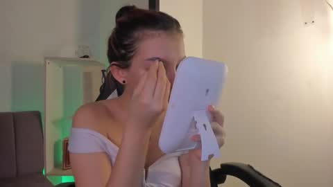 Snapshot of cleowhite_ chatting on February 19, 2026, 7:54 pm cleowhite_ online show from February 19, 2026, 7:54 pm