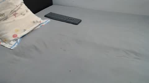 Snapshot of click87 chatting on February 2, 2025, 4:54 pm John online show from February 2, 2025, 4:54 pm