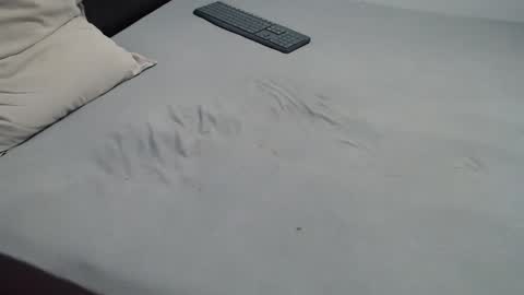 Snapshot of click87 chatting on February 20, 2025, 7:41 pm John online show from February 20, 2025, 7:41 pm