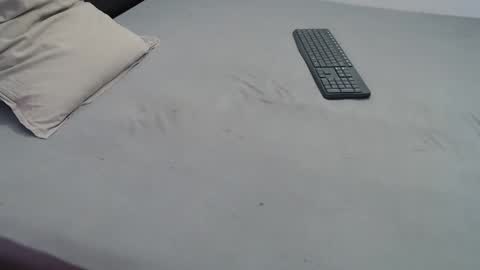 Snapshot of click87 chatting on February 21, 2025, 8:40 am John online show from February 21, 2025, 8:40 am