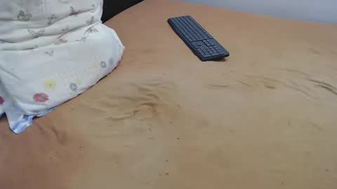 Snapshot of click87 chatting on October 25, 2025, 8:00 am John online show from October 25, 2025, 8:00 am