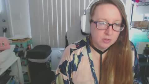 Kate online show from February 14, 2025, 3:26 pm